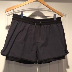 Vuori women’s workout 2 in 1 shorts